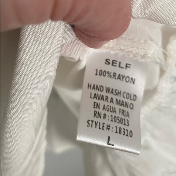 Andree by Unit Large Top - Picture 7 of 8